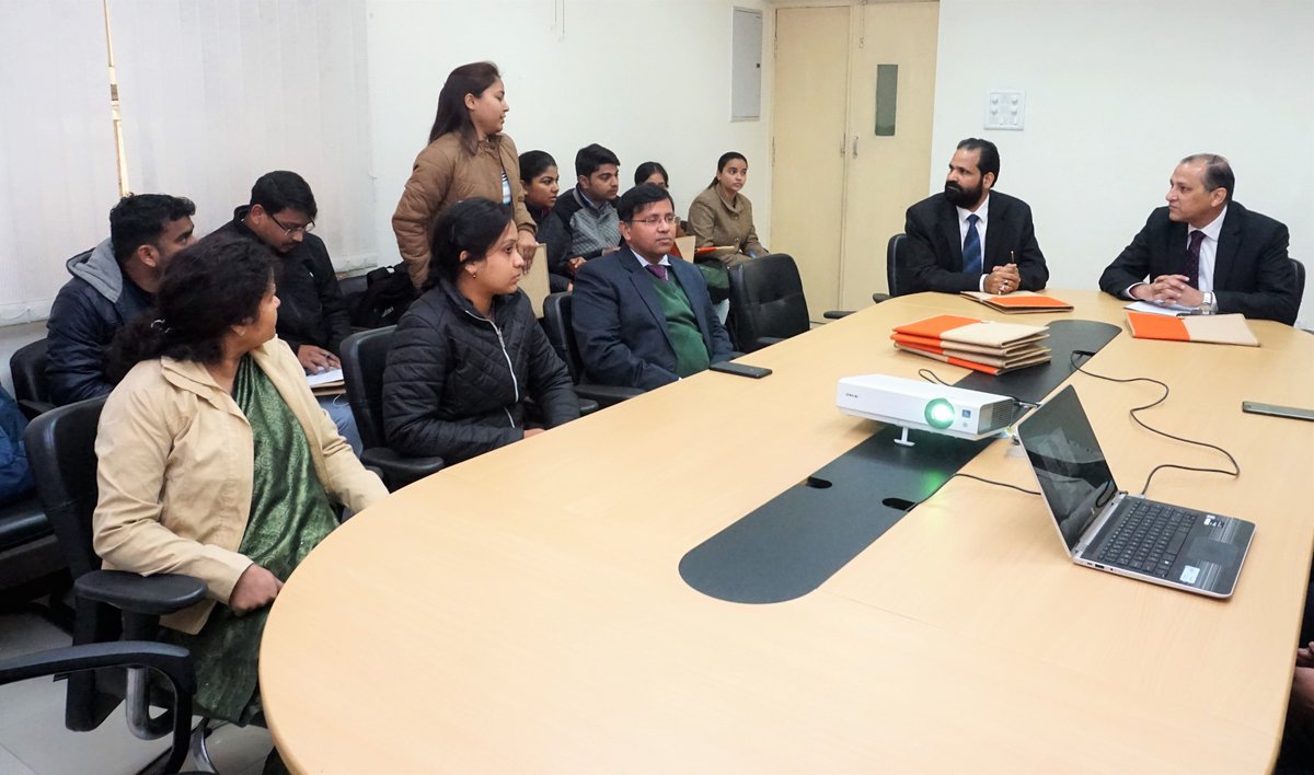 CSIR_IITR's tweet photo. A week-long #hands-on #training program on "#Fundamentals of care, #management &amp; handling of small #laboratory animals used in #biomedical #research" is being conducted at @CSIR_IITR for research scholars as per #CPCSEA regulations
@CSIR_IND @dgcsirIndia @shekhar_mande @IndiaDST https://t.co/dJ5UUo56q5