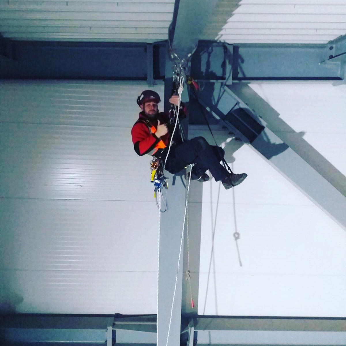 access_solved's tweet photo. #ropeaccess #rigforrescue #roperescue #aidclimbing #installation #fireprotection #vesdasystem https://t.co/Q9jVeafwai