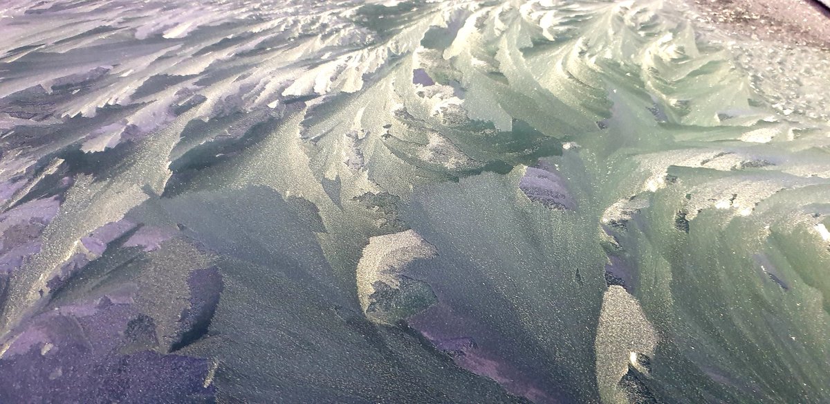 SimLud's tweet photo. A beautiful pattern of ice on my car. #GoodMorning https://t.co/qca9S1Ky2C