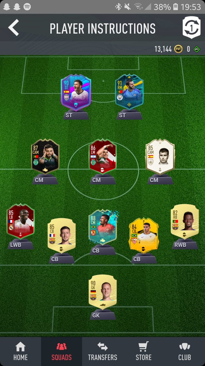 FUTLukey's tweet photo. @MattHDGamer any ideas for improvements? The formation on the right is in-game https://t.co/ffsIoAuDYw
