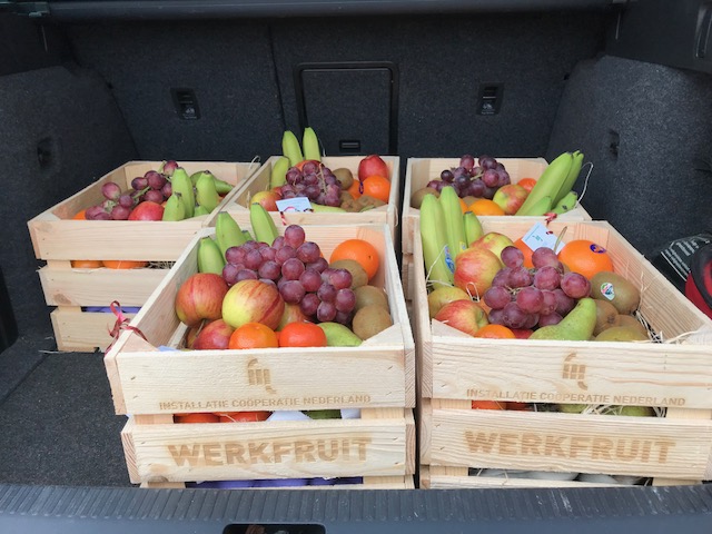 installatiecoop's tweet photo. De laatste kistjes #werkfruit voor onze opdrachtgevers rondbrengen.  Op een gezond en coöperatief nieuw jaar :)
@installatiecoop#installatietechniek #joinus https://t.co/OE4jjGbcPT