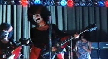 thepopeoftrash's tweet photo. #TerroronTour (1980) by #DonEdmonds throws a #Kiss ripoff band into mortal danger!
The groupies are dropping like flys but is the perp a member of the band?
As the bodycount rises can soft rock save them?
#Horror https://t.co/cyI37SOoRw