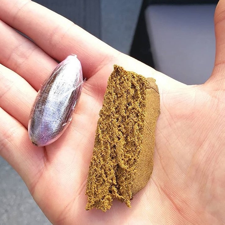 Kingweedfr2's tweet photo. Whatsap uniquement //+33 6 44 69 69 52
Wickr//kingweedfr  #francecannabis #cannabis #weed #beuh #thc #frenchstoner #fumeur #bedaveur #defonce #bicrave #fufu #joint #blunt #420 #beuz #herbe #instaweed #instacannabis #puffpuffpass #frannabis #weedfrance #weedstagram #mdrr #drole https://t.co/HWSD14z0ZP