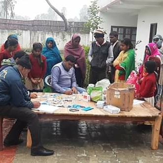 shivam_bhaiyya's tweet photo. दिनाँक -19 -जनवरी-2020 मरीजों की संख्या -63 शिवम् भैया की कोठी पर आयोजित स्वास्थ परीक्षण शिविर 
#chikitsashivir #shivambhaiya #sitapur #medical #camp2019 #freemedicalcamp #sitapurdevelopment #freehealthcare #healthproblems #leaderinsitapur #uttarPradesh #leaderinuttarpradesh https://t.co/xSk87RoHph