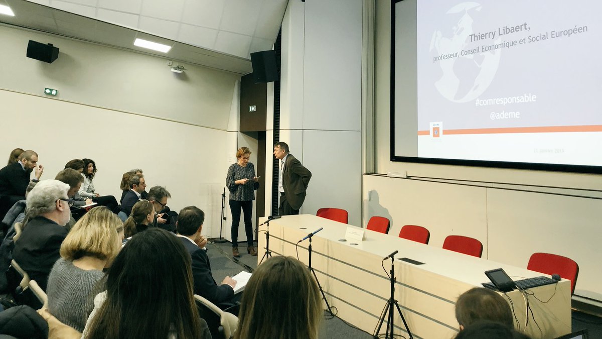 charl1e_B's tweet image. Comment communiquer dans un monde de défiance ? 
3 leviers de #comresponsable pour Thierry Libaert : Partenariat, Proximité, Preuve 
Conférence @ademe @sciencespo