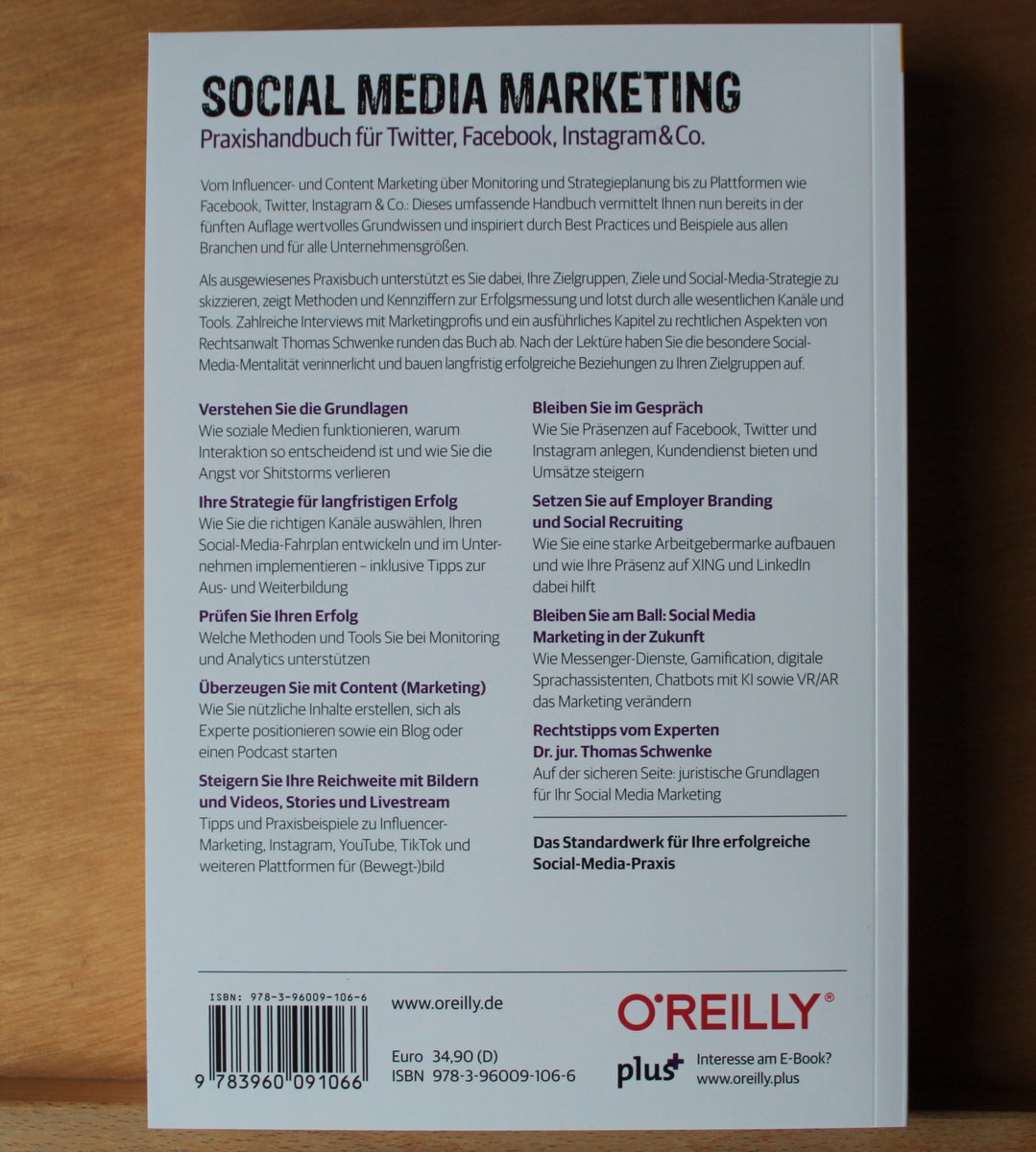 KatjaKupka's tweet photo. Ich stelle Euch @AnneEngelshowe vor mit ihrem Beitrag zu unserem Praxishandbuch Social Media Marketing @oreillyverlag. Für mein Kapitel zu #EmployerBranding und #SocialRecruting sprach ich mit ihr über Strategien für Employer Branding. Danke liebe Anne für das tolle #Interview. https://t.co/ezwXA3LAiV