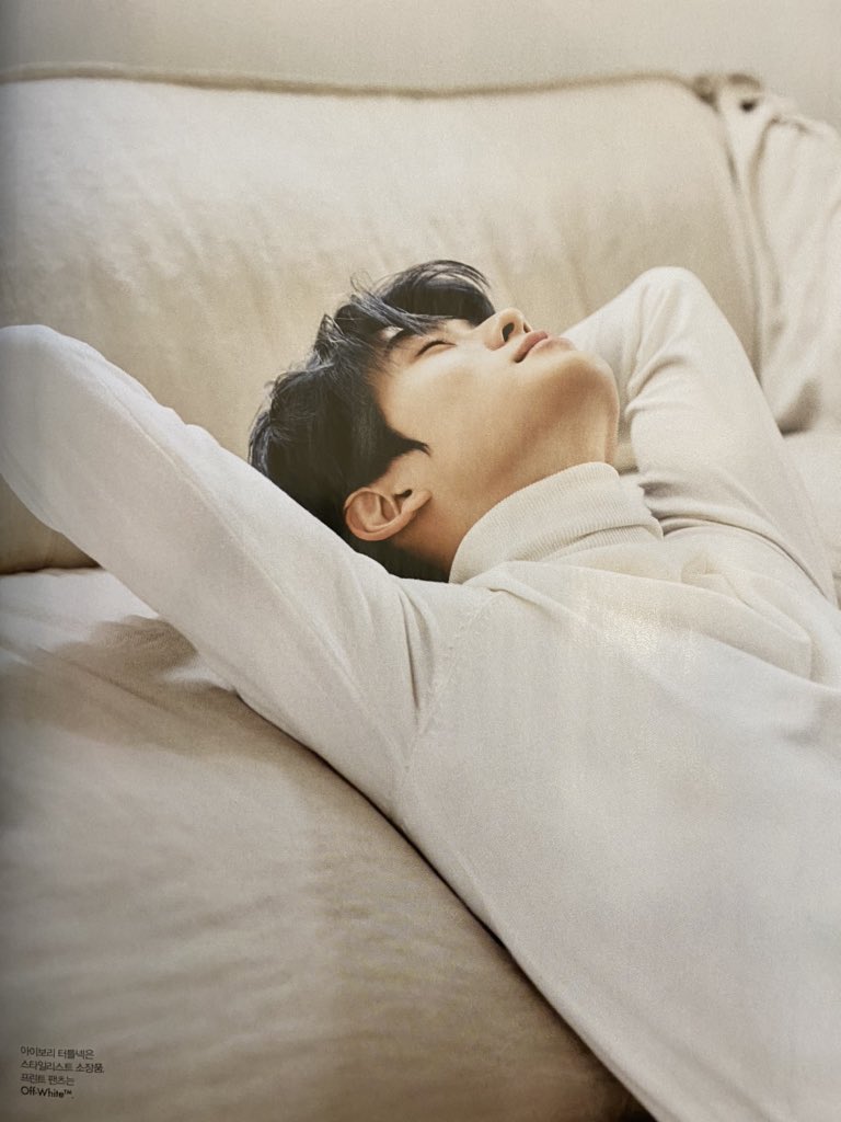 ชั้นสูงไม่ไหวแล้ว หล่อมากๆ หล่อที่สุด จองแจฮยอนทรงพระเจริญ