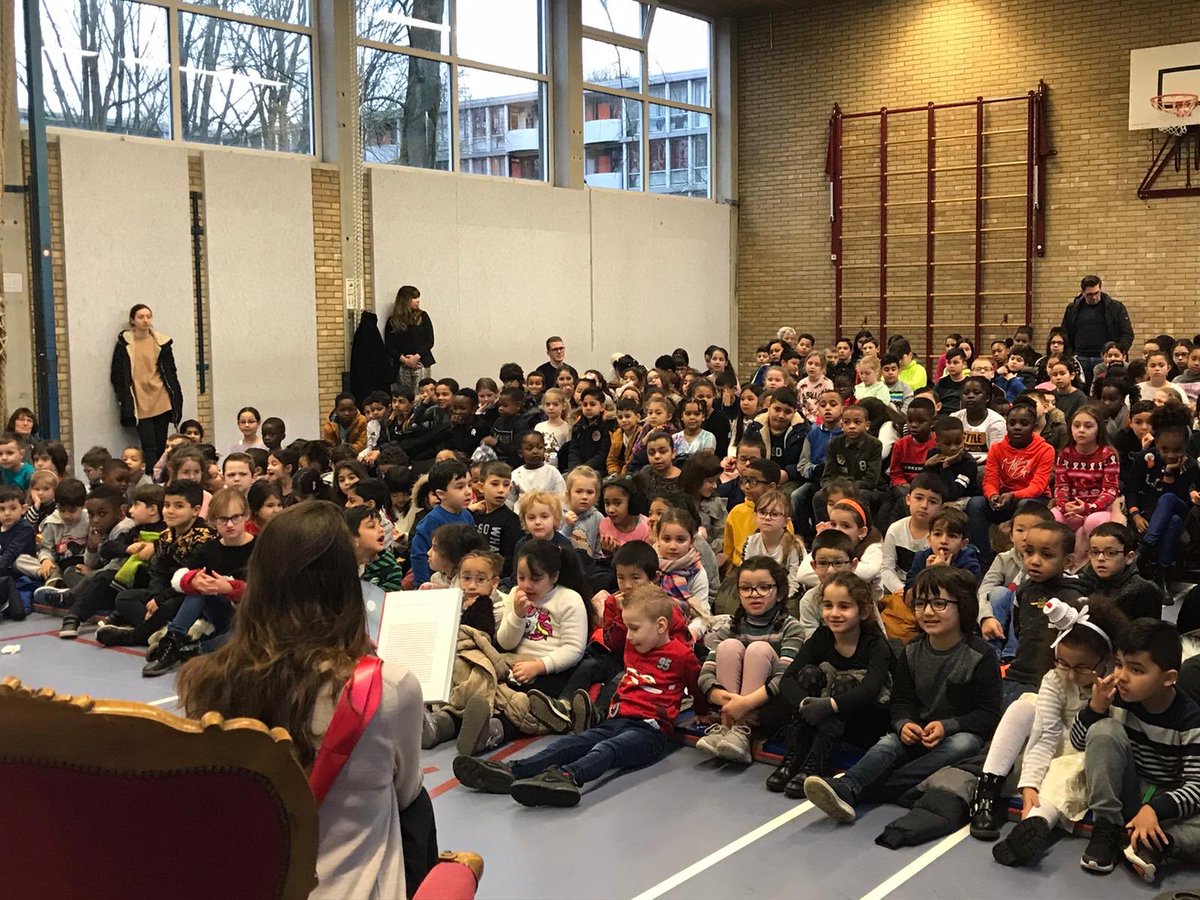 Het nieuwe Schoolschrijverseizoen is begonnen. Een jubileum, want @Schoolschrijver bestaat 10 jaar! @buikslotermeerschool #leesbevordering