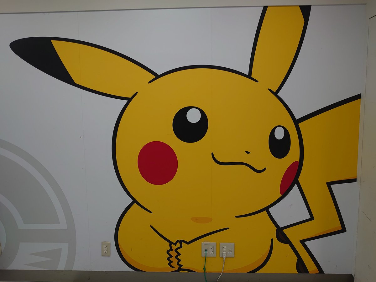 タカピカ Pa Twitter ポケセンナゴヤに来ました ここもガラル仕様になって初の来訪ですっかりヒバニーもナゴヤに馴染んだ感じがします あと ナゴヤのピカチュウの壁画と衝立相変わらずかわいいですね ちなみにここで今年のポケセン9店舗目です