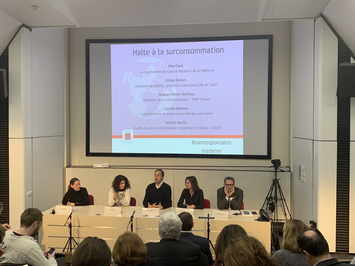 flomidanton's tweet image. « Halte à la surconsommation ! », débat organisé à @sciencespo par @ademe. Bravo à @Thierrylt et à tous les acteurs investis sur le sujet de la #comresponsable