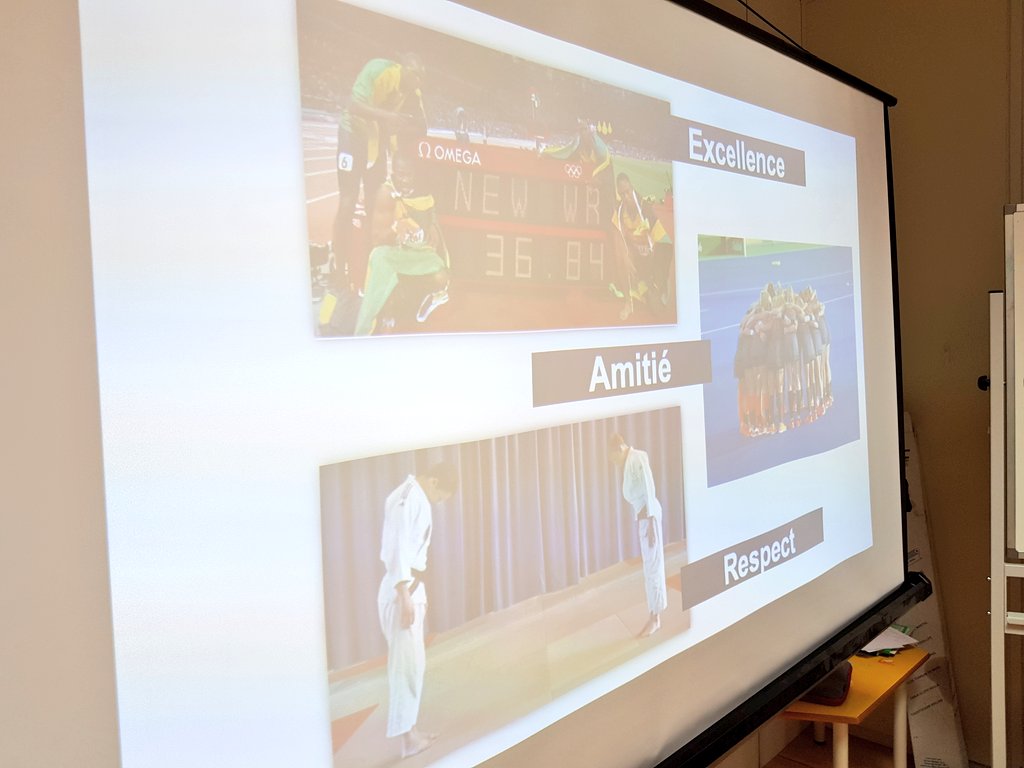 lfsevilla's tweet photo. Comenzamos la segunda jornada del #InterCVL trabajando la relación entre el #olimpismo e #interculturalidad.
#CVLSevilla #encuentrointernacional https://t.co/4Ae4yp7NVQ