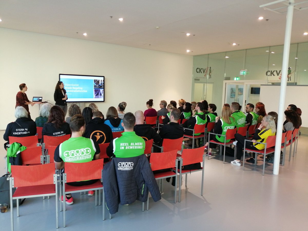 Tof om de personen binnen de Brede Regeling Combinatiefuncties bij elkaar te hebben! Mooie vertegenwoordiging van <a href="/deschoor/">De Schoor</a> (Kinderopbouwwerk, <a href="/cf_sport/">CF Sport</a>
en Buurtsportcoaches) en goed om te zien dat we met alle andere partners samen werken! Samen #heelAlmereinbeweging <a href="/SportAlmere/">Sport Almere</a>