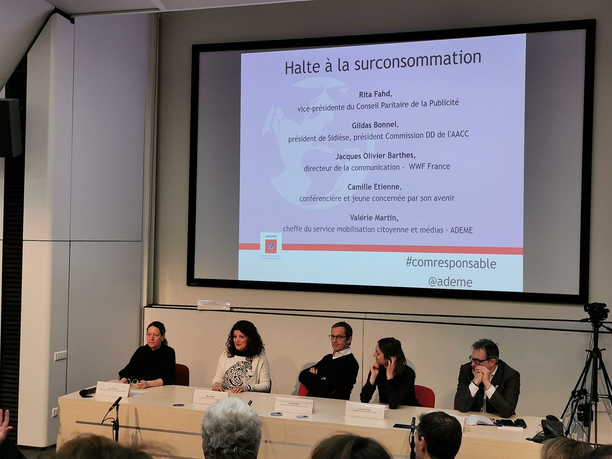 FSCFrance's tweet image. [LIVE] &quot;Il y a un enjeu autour des consommateurs à sensibiliser : 57% des français affirment qu&apos;il faut revoir l&apos;intégralité du modèle économique&quot; @val0112 @ademe #débat #comresponsable