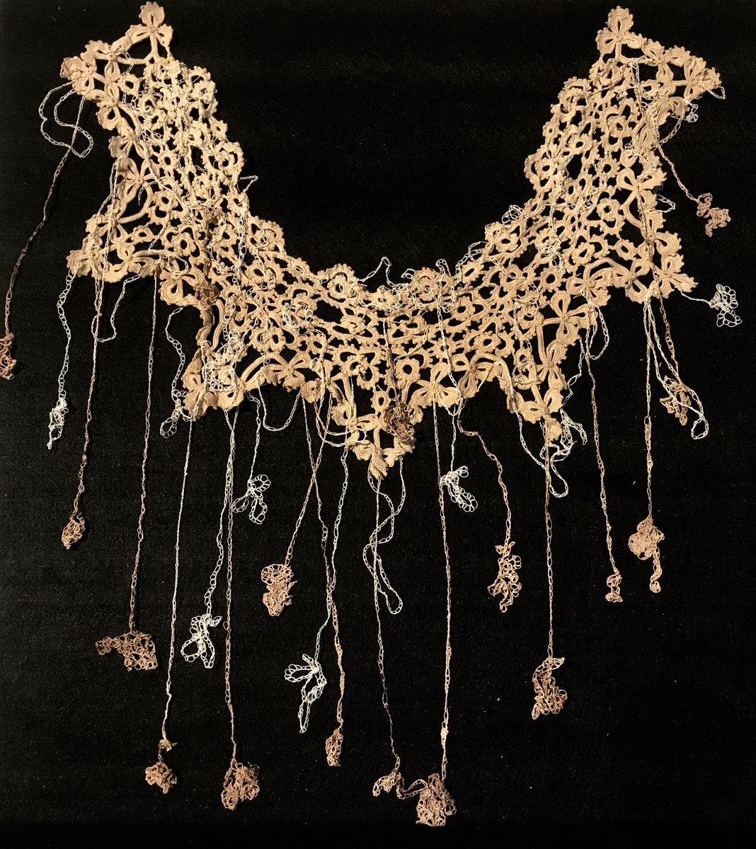 AnnaDumitriu's tweet photo. @drjanefreeman @girlymicro @owen_driskell @drsamirving @kerrieanndavies BioArtist working with #HCS  @HCAILeeds @NCTC_3000 @ModMedMicro @crypticproject @BchcDental #bdhopenwide to create artworks that widen public engagement in healthcare science #genomics and #antibioticresistance #amr #microbiology https://t.co/VKheL2TwOW
