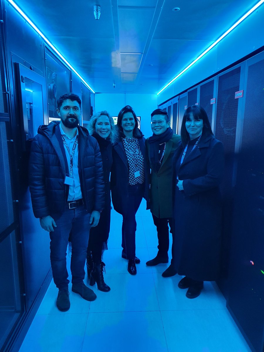 JudithSchunke's tweet photo. Inside the @Lenovodc #supercomputer at our customer @DallaraGroup "IT gives us the possibility to make mistakes without the cost." And 'wow' you can see the success of their learnings wherever you look! https://t.co/PPh4Q2Thja