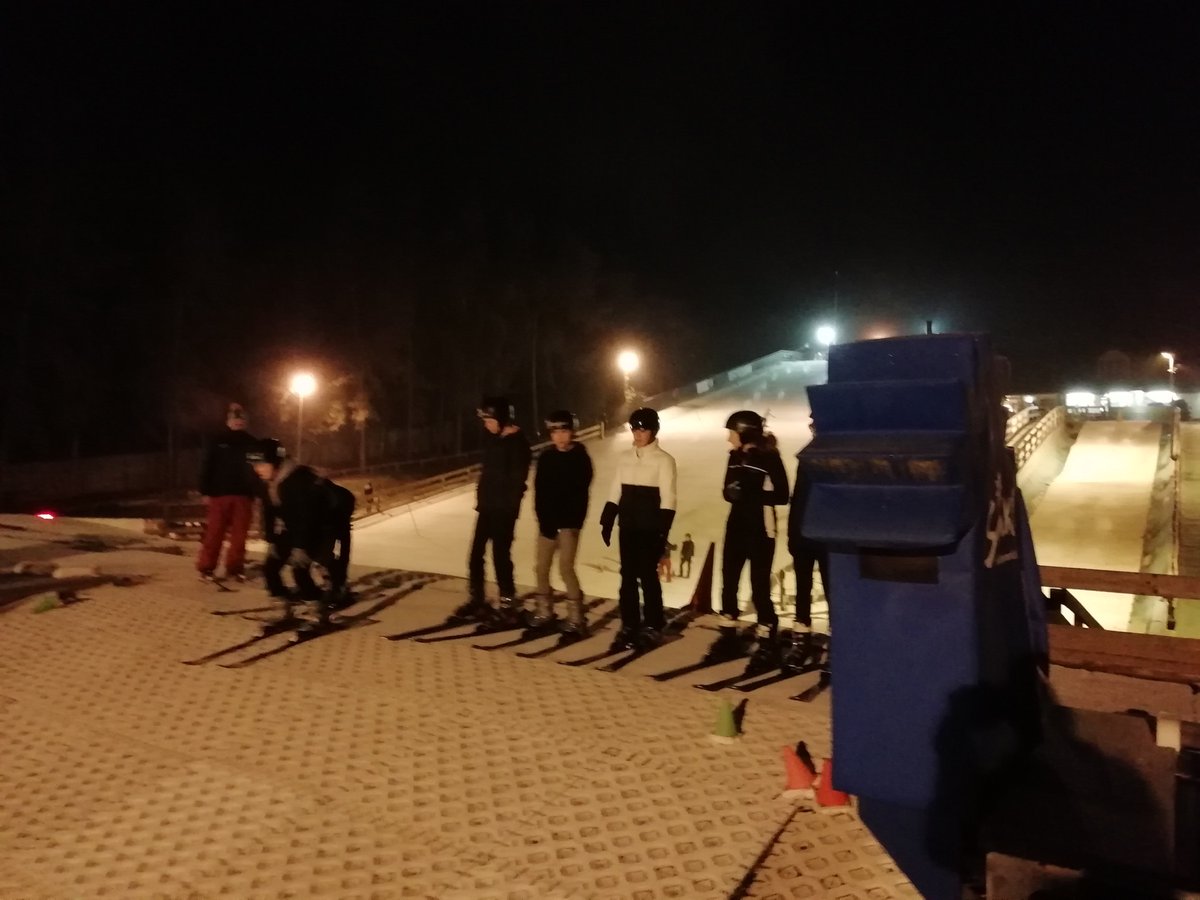 Dorsetacf's tweet image. Parkstone and Christchurch Detachment strapped on their skis and headed towards the slopes at Snowtrax in Christchurch. 

Read More Here:
armycadets.com/county/dorset-…

#ACF #GoingFurther #TryNewStuff