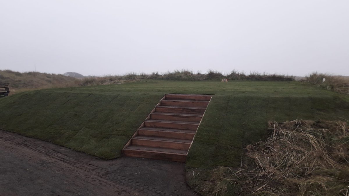 westlancsgreens's tweet image. Great work by staff to finish off re-levelling &amp;amp; turfing the 18th ladies tee @WestLancsGC with @LancsTurf &amp;amp; some new steps. Completes a full make over for the 18th tee complex. #gettingreadyfor2020 #bigyear #amateur