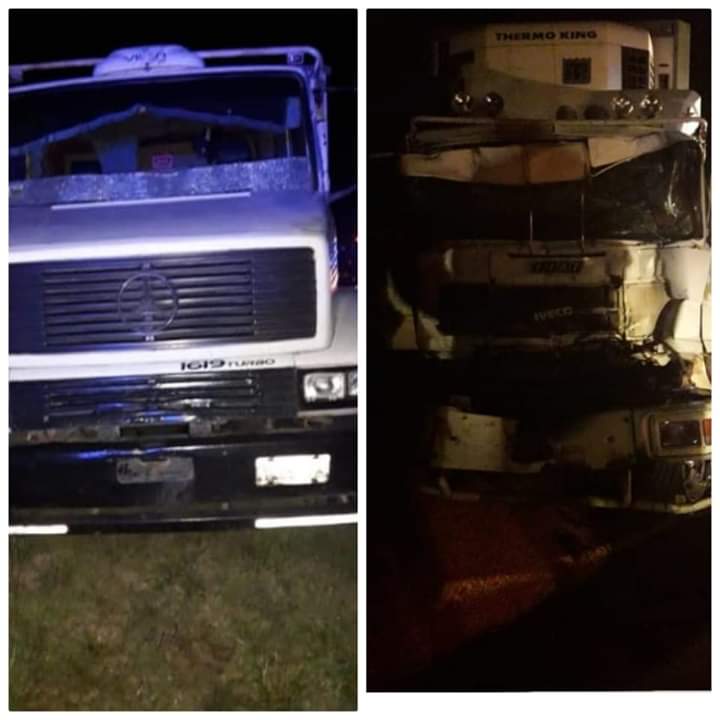 AHORA- Un camionero pierde la vida en choque de camiones. El accidente de tránsito ocurrió en Ruta Provincial 65, kilómetro 379 (sentido Daireaux – Bonifacio).
#AccidenteFatal #Ruta65 #Camiones 
facebook.com/80630851607339…