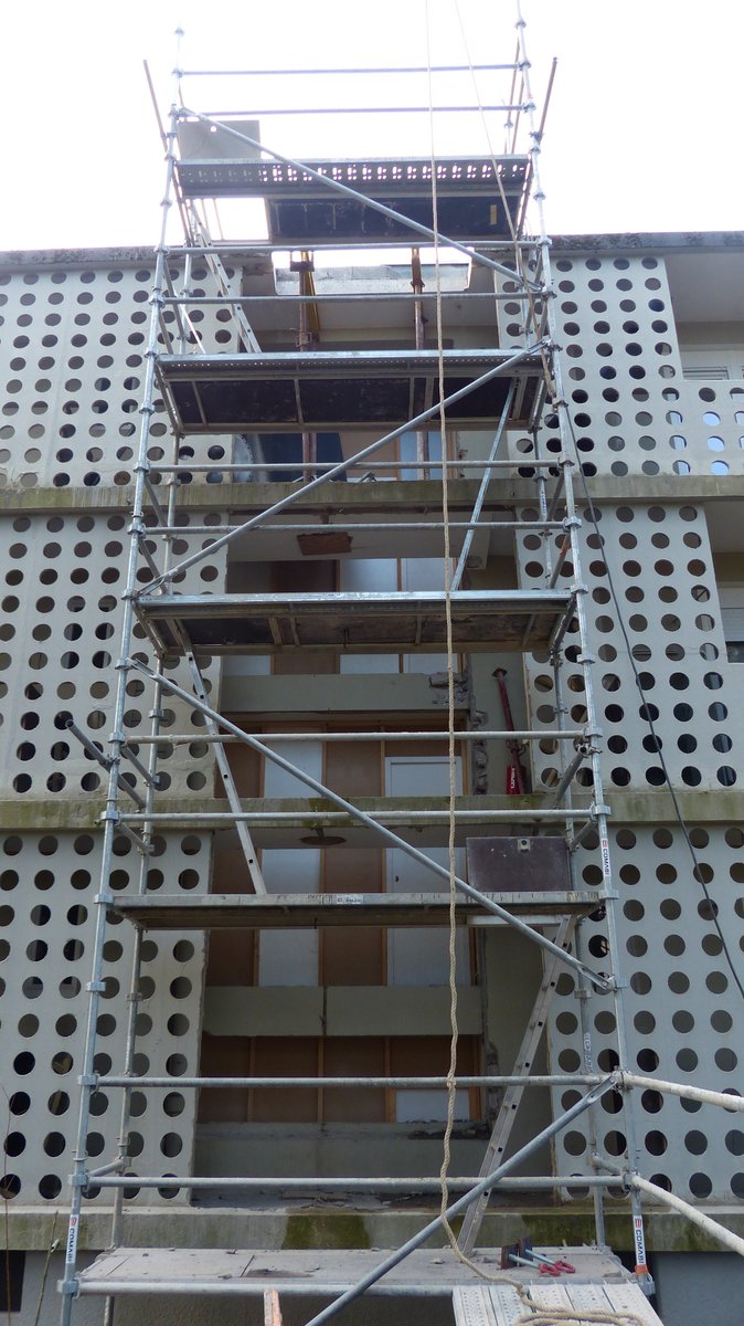 Memoire2cite's tweet photo. #Residentialisation #HLM #KUBE #saintetienne #Beaulieu l'1 des six 1er #Grandensemble Des parrains prestigieux et l’élite de l’architecture stéphanoise Hur/Gouyon/Farat https://t.co/4iLAp5XMNH https://t.co/XNiXEzqvVC