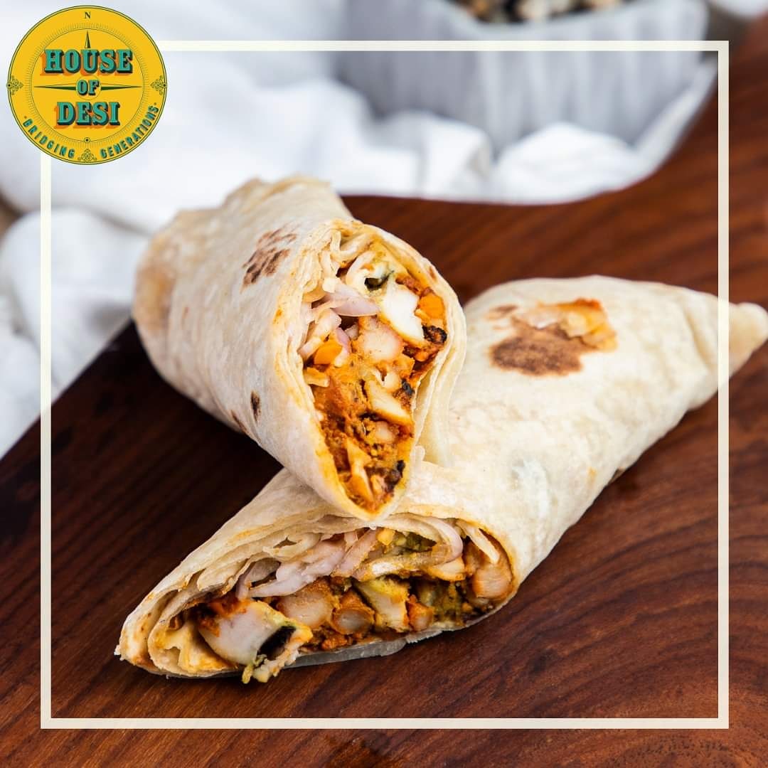 ItsHouseofDesi's tweet photo. चिकन वाला लव!!!
.
The spicy and zesty chicken tikka perfectly layered in soft roti is the perfect delicacy to make you drool &amp; nostalgic.
Order Now 📲 
Khar📞 8100997733
Andheri📞 8100883344
.
.
.
#HouseofDesi #BetweenTheLayer #ChickenTikkaRoll #NewMenu #Foodies #Mumbaifoods https://t.co/VvxYhKFrMY