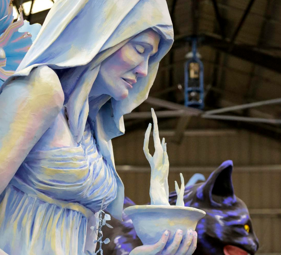 Oracle standing over a bowl 