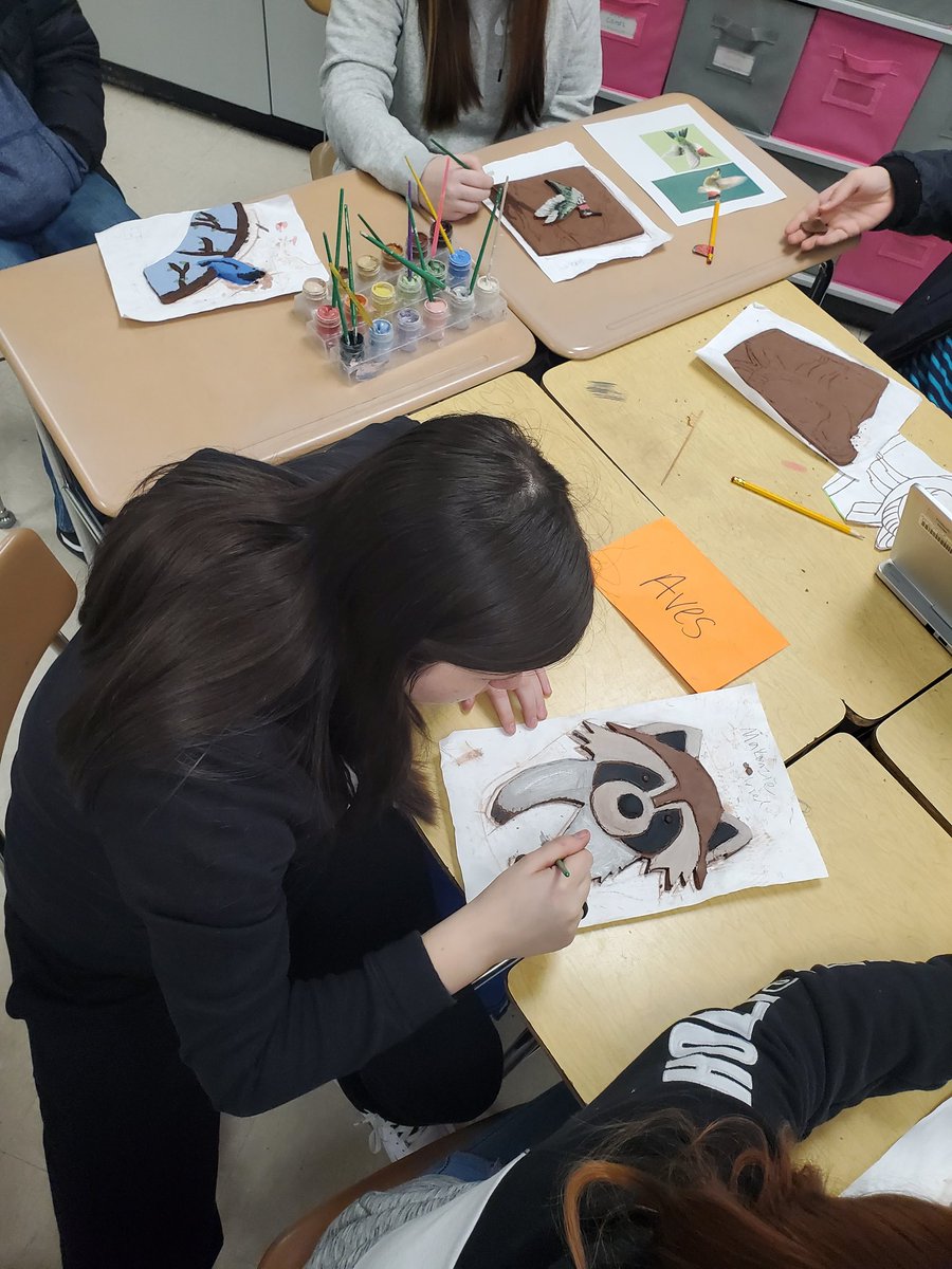 SokolskyMs's tweet photo. Ss working with a resident artist in Spanish class on native maryland species clay pieces for an artwork installation. @strickerpride @BCPSOutdoorSci @BCPS_WorldLang https://t.co/VK1U2G2ZD5