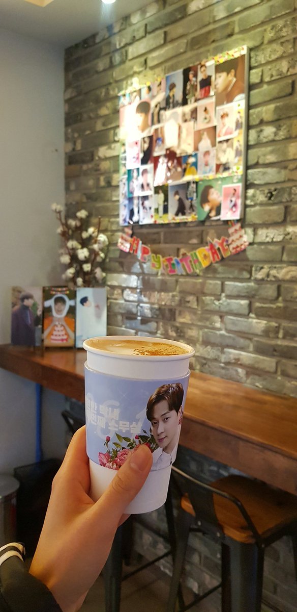 paper1_21's tweet photo. #추운겨울의_따뜻한선물_이선호 
못갈까봐 조마조마 했는데 다행이 칼퇴해서 선정릉으로 💨
오빠 생일 날 보는 오빠는 넘나 이뻤다..🥰
두번째 스무살을 축하해❣️
#앤디 #andy https://t.co/NZnoDIp8CH