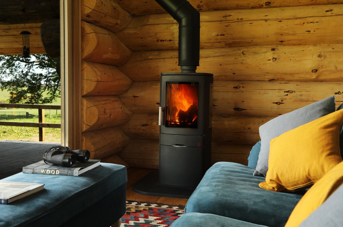 edinburghstorm's tweet photo. The Hobbit Log Cabin asked us to create a brand identity that was based on the theme of the great outdoors. After this we created a website for them, which included a gallery of images and short promotional video that we had taken. For full details visit: https://t.co/PXjKUpKngT https://t.co/FkeDr4gtZ8