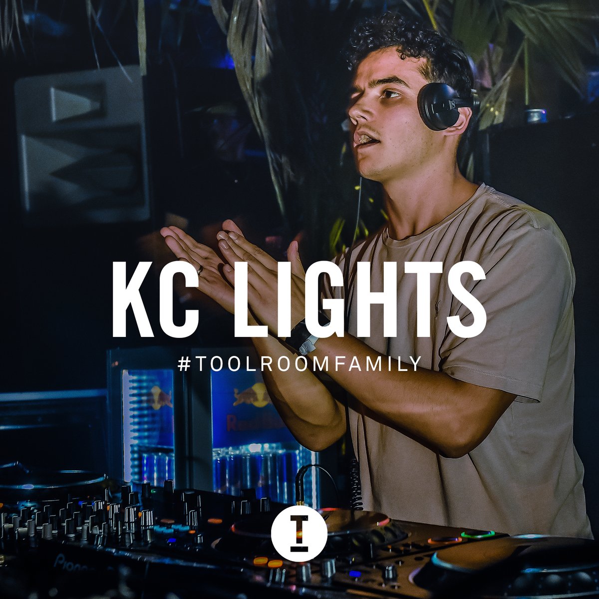 .<a href="/KC_Lights/">KC Lights</a> has delivered a special #ToolroomFamily mix and it's 🔥🔥! 

🔊🔊🔊 Listen HERE: music.apple.com/album/toolroom…