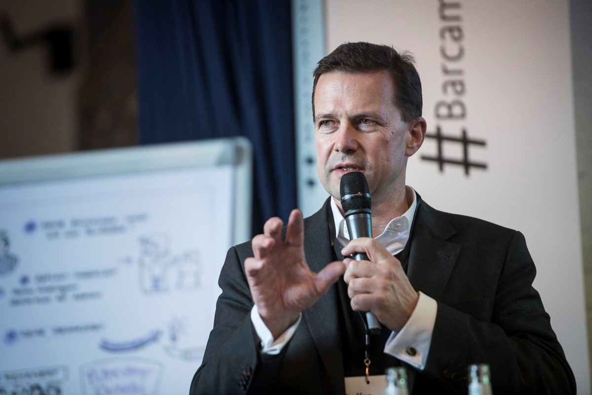 @RegSprecher Steffen Seibert