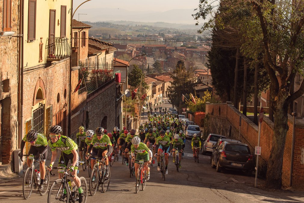 A 108km promise of rolling roads and Tuscany’s famous strade bianche – the white chalk tracks that have made this area something of a Shangri-La for cyclists. cyclist.co.uk/in-depth/7240/…
