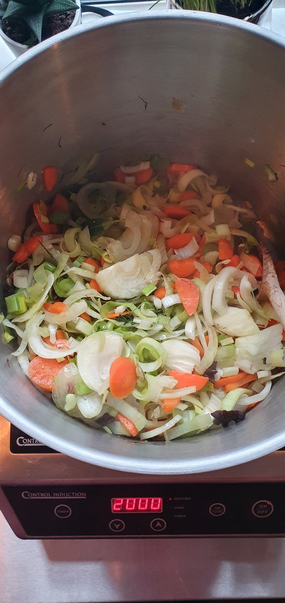 Cloak Dining tweet media