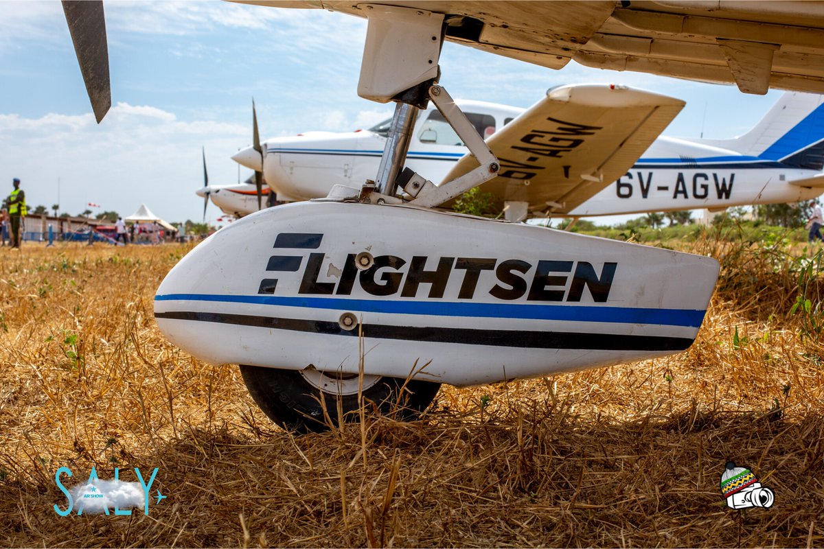 SalyAirShow's tweet photo. Le Saly Air Show c'était aussi le rendez-vous des aéronefs et des hélicoptères.
Les visiteurs en ont profité pour approcher ces engins de plus prés et découvrir la passion de l'aviation avec des pilotes sur place.
Retours en images👇
📸 Sunu Nataal
#SalyAirShow https://t.co/0ciakFYcLq