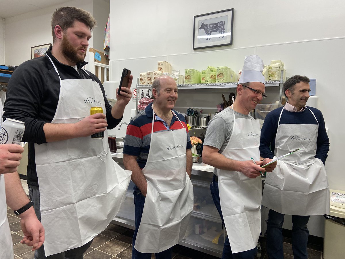 dollyfreckle's tweet photo. Great evening with @SpyeParkCC and our generous sponsors @vaughanskitchen 
 I still think #teamgower was robbed of victory against #teambotham 😂 but not mentioning it much. 
Great laugh &amp; learned loads. 
#upthespye
#teamworkmakesthedreamwork https://t.co/TufelxueF5