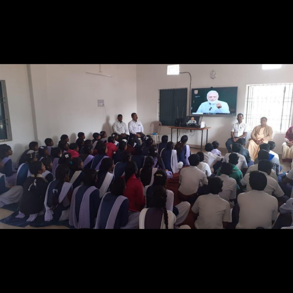 V_Edutainment's tweet photo. Valuable Group’s Edubeam platform enables thousands of students across the state of Uttarakhand, Maharashtra and Odisha to participate and take exams tips and life lessons from non-other than the Hon. Prime Minister Shri. @narendramodi  in the Pariksha Pe Charcha program. https://t.co/m6gpBIIt4K