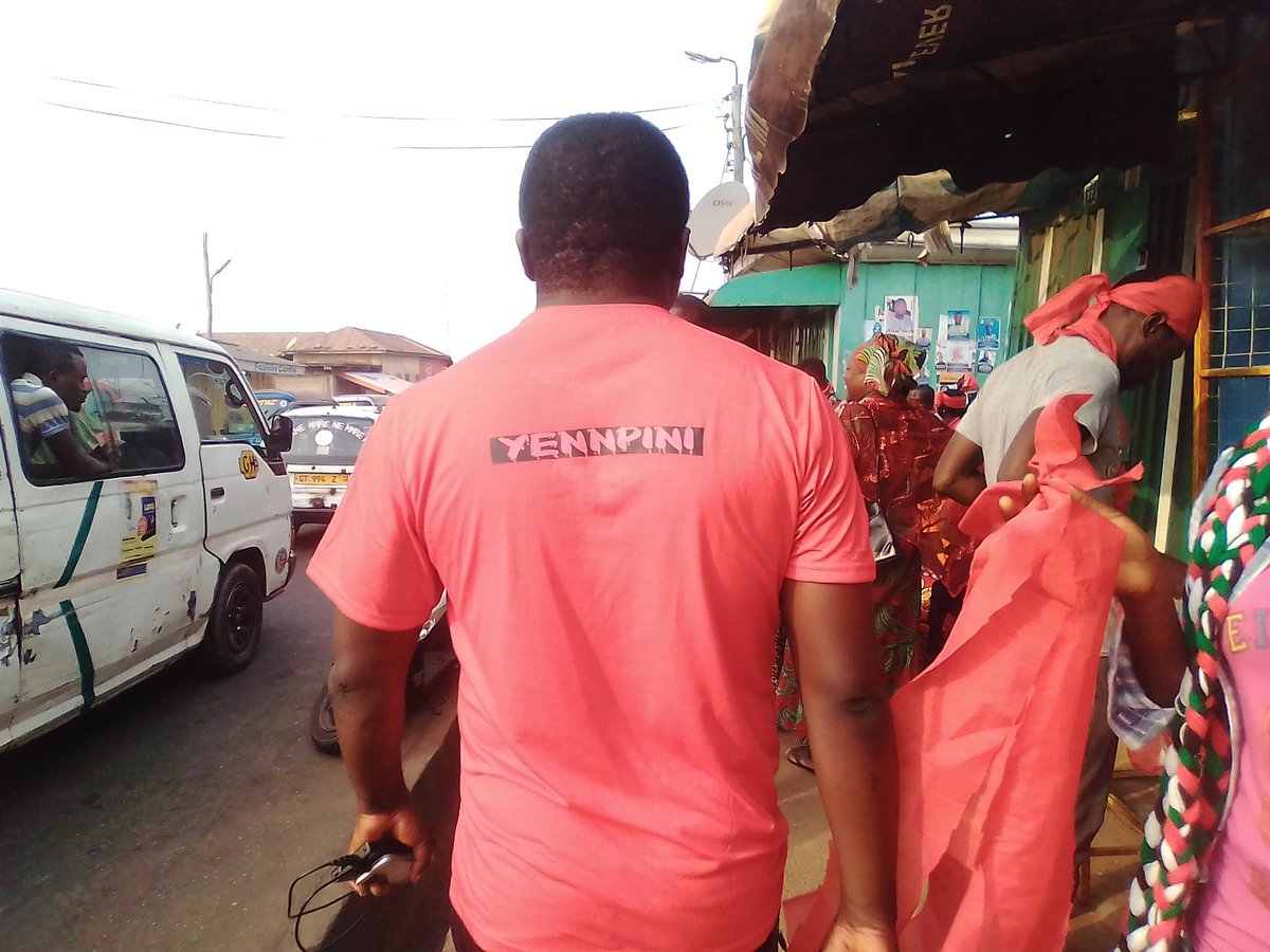 FmZuria's tweet photo. LIVE=== #AshTown , Kumasi is current location of the protestors of #YempiniDemo.

#Zuriafm
#YempiniDemoksi https://t.co/R0Qhv3aNxc