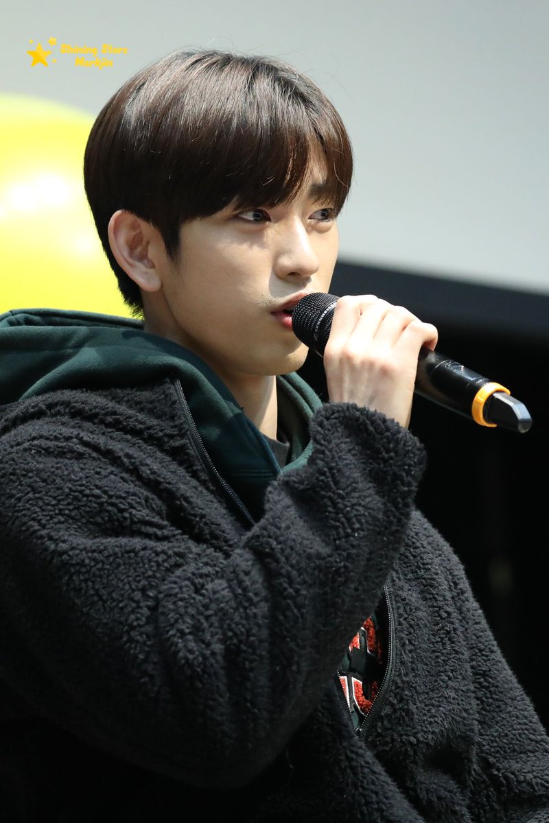 ShiningStars_MJ's tweet photo. 181215 명동 팬싸 (Myeongdong Fansign)

#GOT7 #갓세븐 #MARK #마크 #JINYOUNG #진영 #Markjin #JinMark https://t.co/qkC3qzakBF