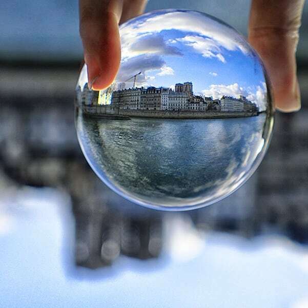 MyriamB06's tweet photo. Notre-Dame de Paris ne tourne plus très rond
#pariscityguide
#parisienne #parismaville #lensball #lensballearth #villedeparis #doitparis #instaparis #visitparis #sortiraparis #natyourshot #pariscityguide #parisphoto  #vivreparis https://t.co/uV2YJ8aAzV https://t.co/gL3MuQ6EeI