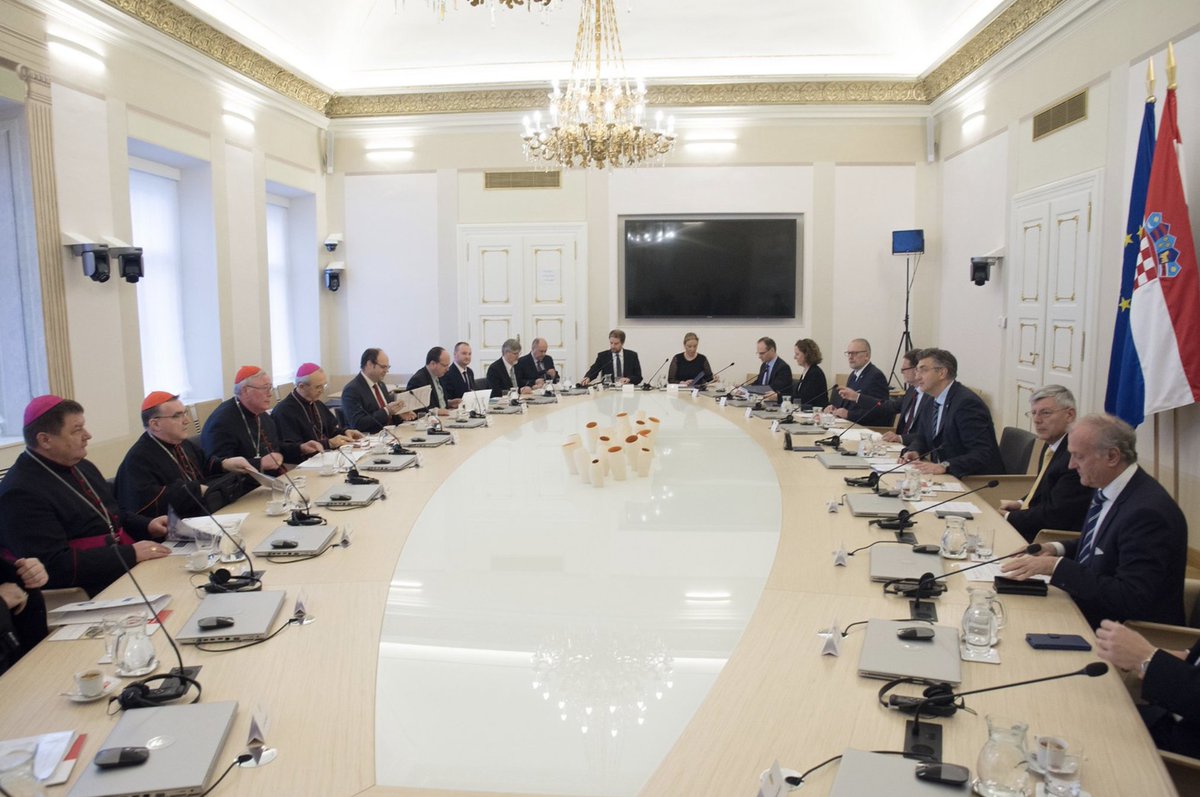 ComeceEu's tweet photo. 🔴A @ComeceEu-@ceceurope ecumenical delegation met in #Zagreb with @AndrejPlenkovic, Prime Minister of #Croatia, members of @VladaRH and the Croatian parliament, to exchange on the priorities of the #EU2020HR.

Press Release 📰➡ https://t.co/s5VzkplRbV https://t.co/VaxLoW5luU