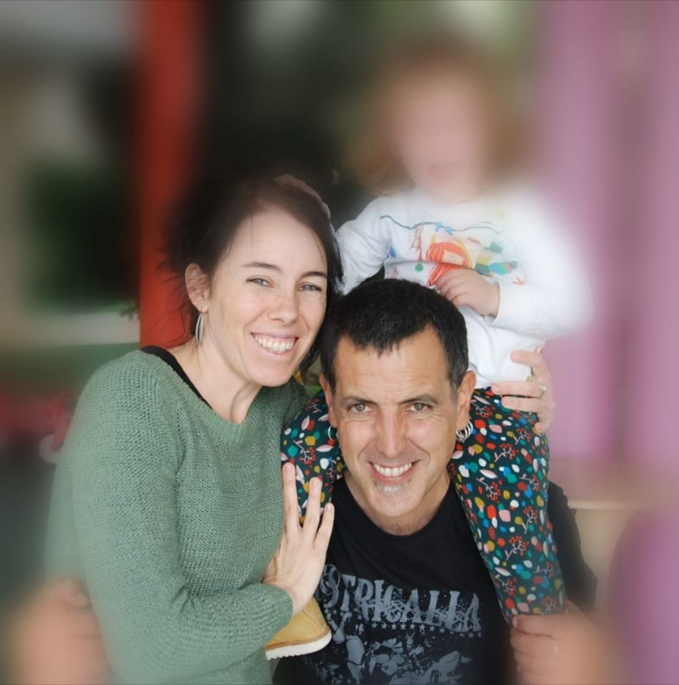 RescatPreses's tweet photo. Xua es hija de Olatz y Patxi el domingo cumplio 3 años y ha sido separada de su madre donde estaban juntas en la cárcel de Picassent y de su padre Patxi. El también esta en la misma prisión. #stopdispersió #etxera https://t.co/cX3DgCaynW