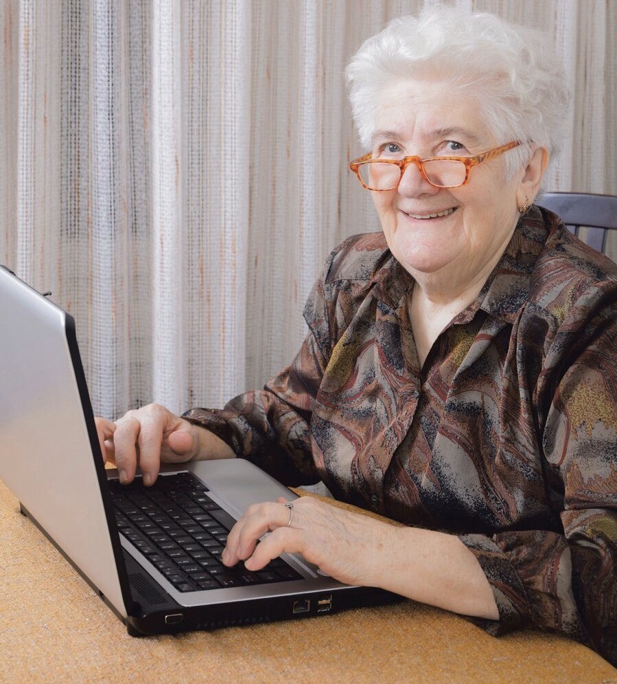 snarky_ginger1's tweet image. I wonder what the people who write “U” and “Ur” do with all their extra time? 🤔🤨

#TuesdayThoughts
#TypeItOut
#UseAllTheLetters