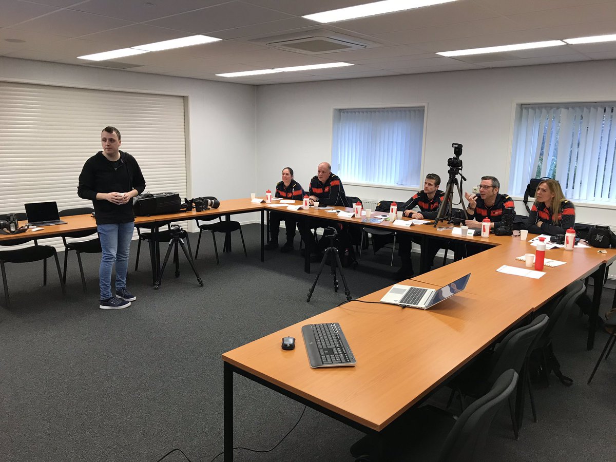 _Ypers's tweet photo. 2 dagen bijscholing/training brandonderzoek op #troned #tbovrh gestart met fotografie, tips en tricks.
Mooie scenario’s😊👍 #lerenisleuk https://t.co/7wZYgx3Gik