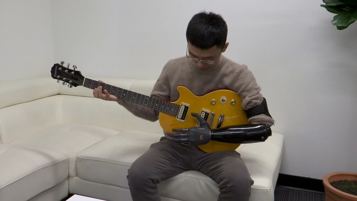 DumasBoston25's tweet image. Making just about anything possible.  Coming up 7am @boston25 Morning News w/ @boston25gene @NewsHopkins , the new prosthetic device that was created in #Somerville and is getting national recognition.  @BrainCo_Tech