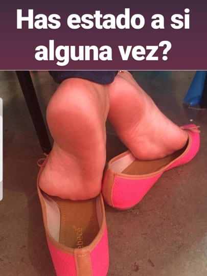 descalza bajo la silla (@dede2100) on Twitter photo 