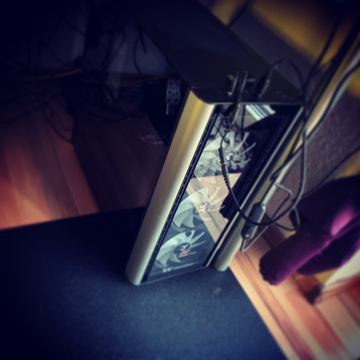 R3FL3xger's tweet image. Er ist da ! Der neue macht sich richtig gut #Neuerpc #mifcom #gamingpc #zocker #stream #games danke @MIFcomGmbH