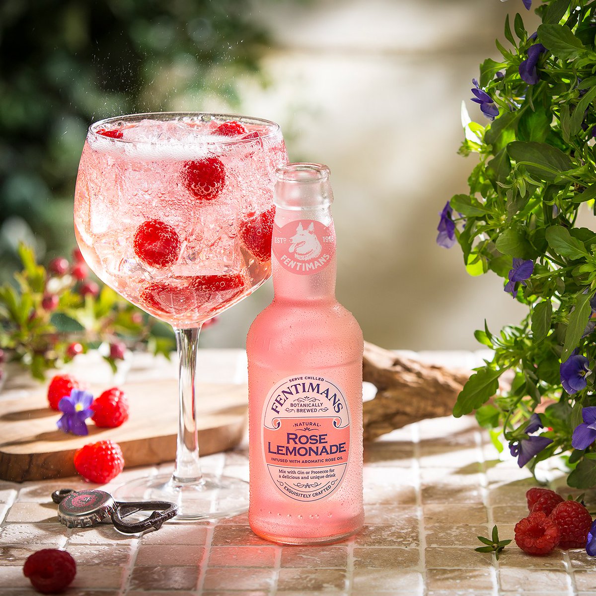 Coyanco Wine&Spirits (@coyancovinos) on Twitter photo Agregá un splash de Gin a tu Fentimans Rose Lemonade para lograr un G&T con un toque floral.
¡No lo vas a poder creer! 🍹🏵🍃
¡Ahora en 🇦🇷!
📧 info@fentimans.com.ar
#FentimansArgentina #Coyanco #RoseLemonade #FloralTwist #Gin #GinTonic #Verano2020 Agregá un splash de Gin a tu Fentimans Rose Lemonade para lograr un G&T con un toque floral.
¡No lo vas a poder creer! 🍹🏵🍃
¡Ahora en 🇦🇷!
📧 info@fentimans.com.ar
#FentimansArgentina #Coyanco #RoseLemonade #FloralTwist #Gin #GinTonic #Verano2020
