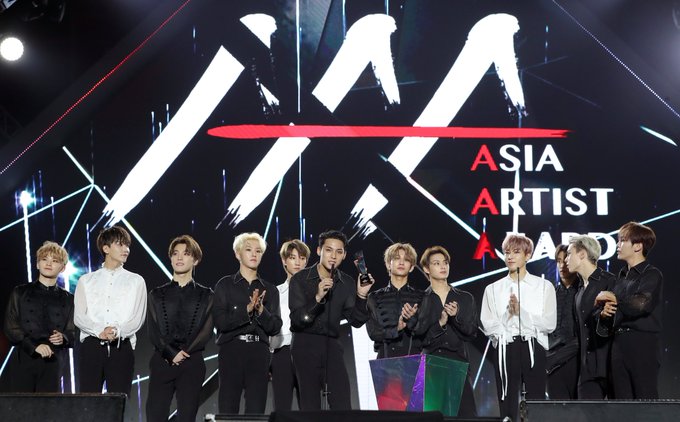 DW_KPOP_SPACE's tweet photo. 2019年11月に開催され、#GOT7 #SEVENTEEN #TWICE らが大賞を受賞した「2019 Asia Artst Awards」の日本語字幕版を、1月26日（日）19時より再放送！https://t.co/q7wWTsYThF
1月28日（火）20時~放送の、＃パク・ジフン 独占インタビュー&amp;ファンミ再放送と合わせてお楽しみください^^
#2019aaainvietnam https://t.co/0jDyd0rErI