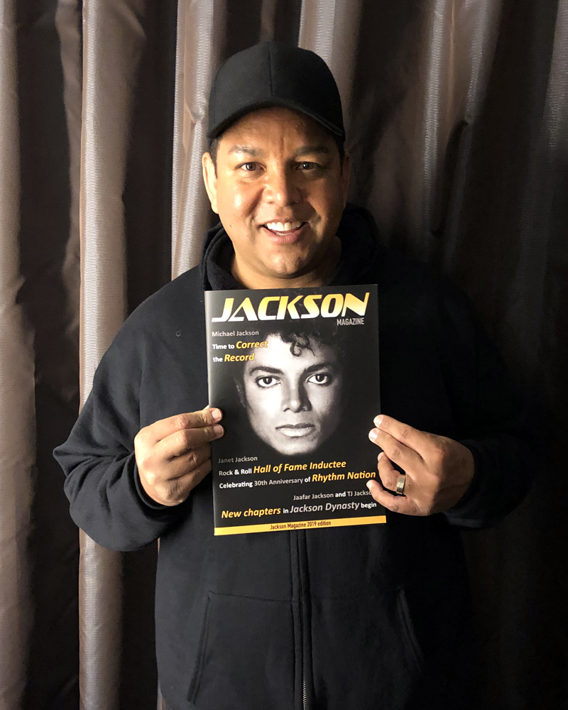 MJBlaueBlume's tweet photo. Die Seite #JacksonSource bringt jährlich ein Magazin heraus, in dem das Jahr rückblickend betrachtet wird rund um alles, was mit der Familie Jackson zu tun hat. Die Ausgabe 2019 (Language: English) ist ab sofort bestellbar.
https://t.co/ron3Jot4if https://t.co/dfZJ8cXLGB