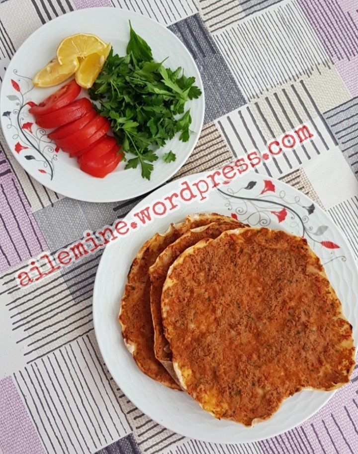 nischas's tweet photo. Food Review: Lahmacun, Pizzanya Turki https://t.co/lmLsxz3E1R https://t.co/r8dgvneYW0