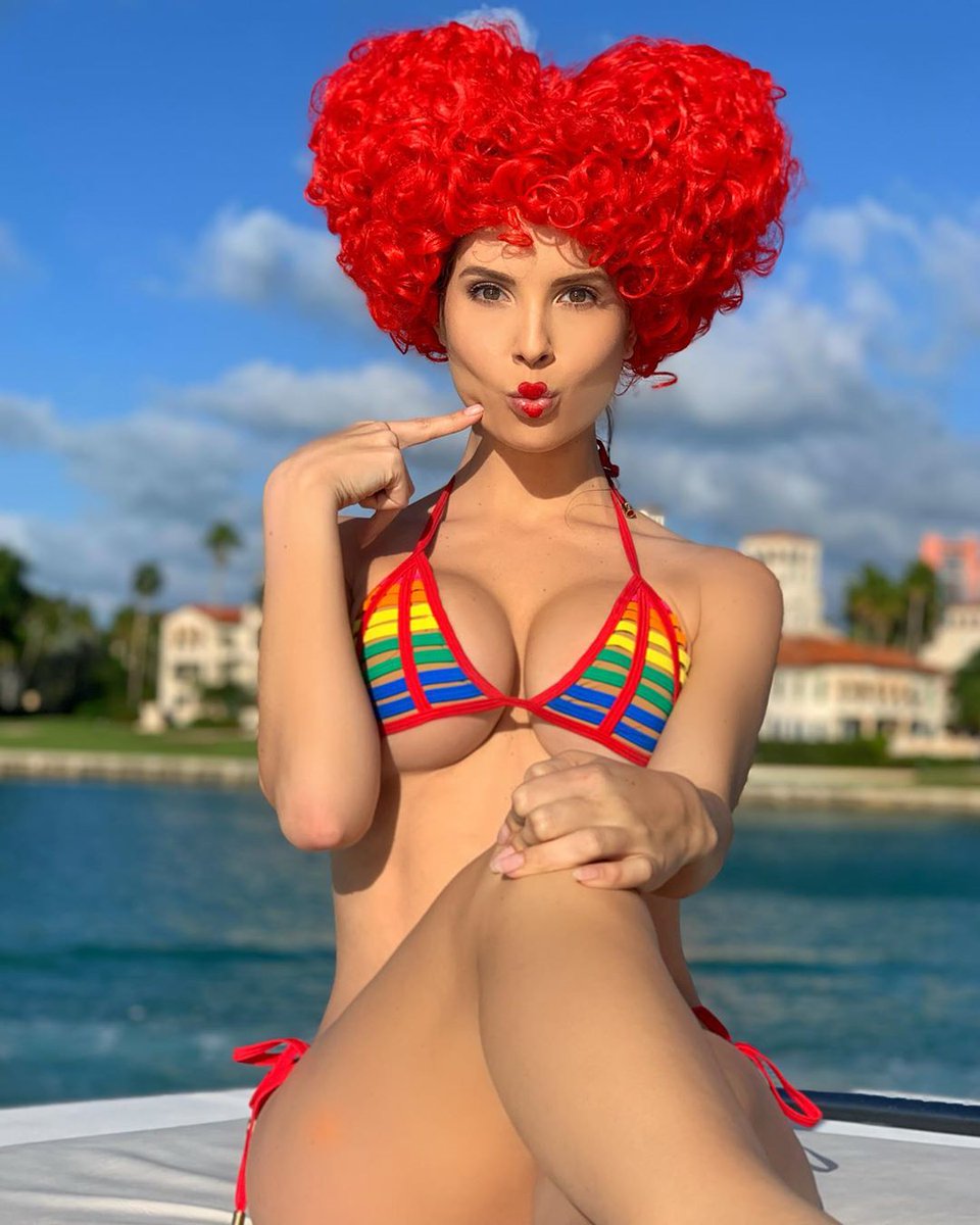 HotCelebrityGi1's tweet photo. https://t.co/v0D5RHp7JJ

Click above link to see images of #Amandacerny  #HotGirls #celebrity #justiceforasim https://t.co/fFIVJKKHaN